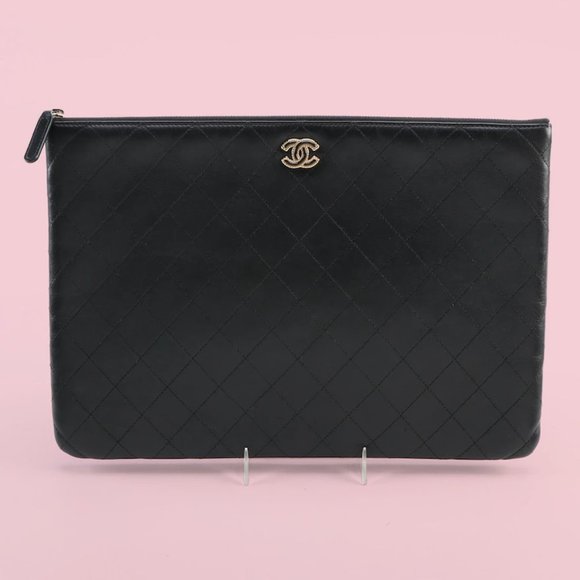 Chanel Large Diamond Quilted Lambskin O Case Clutch - Picture 1 of 12
